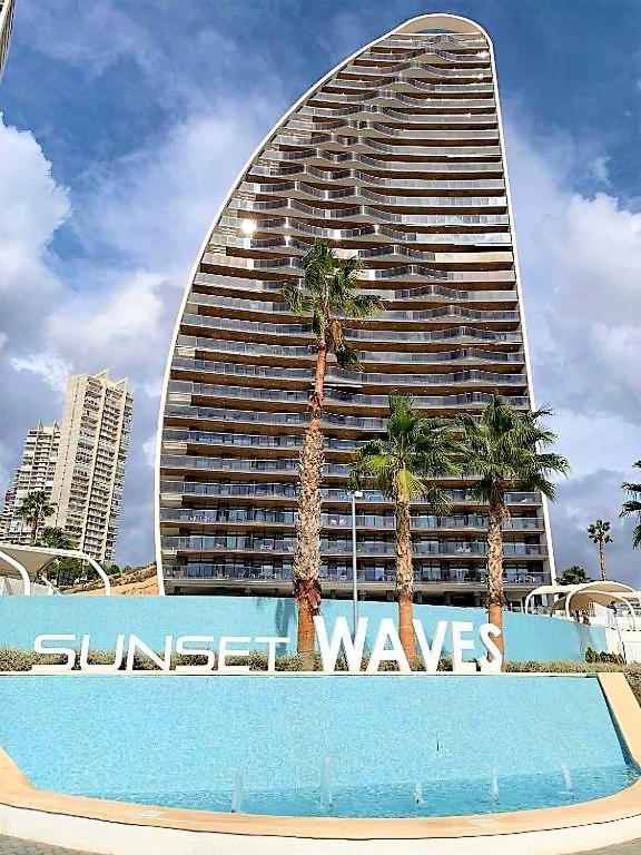 Sunset Waves Excellent Apartment